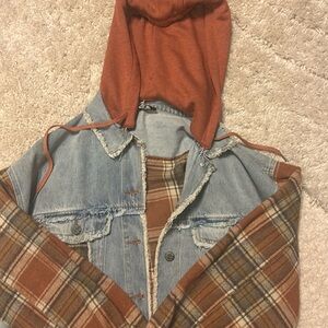 Miss Me Destructed Denim Cropped Jacket Women's Flannel & denim Crop Plaid